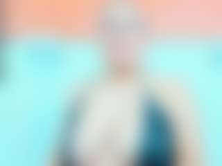 Live cam show with Aliicee-Green - Middle Aged on xDating