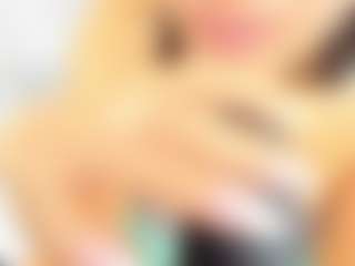 Live cam show with Aliicee-Green - Middle Aged on CamwithHer