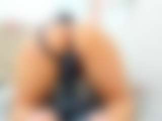 Live cam show with Aliicee-Green - Hairy Pussy on Dare Cams