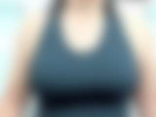 Live cam show with Aliicee-Green - Middle Aged on Free Soda