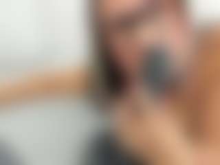 Live cam show with Aliicee-Green - Mature Young Adult on CamwithHer