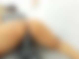 Live cam show with Aliicee-Green - Mature Young Adult on Chatstar