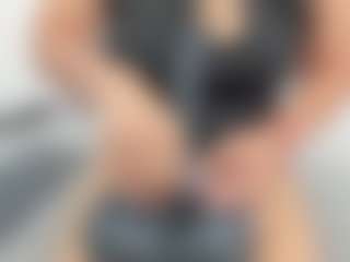Live cam show with Aliicee-Green - Hairy Pussy on MyBangCams