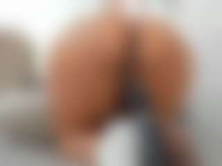 Live cam show with Aliicee-Green - Brown Eyes Blonde Hair on Camsoda