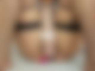 Live cam show with Aliicee-Green - Mature on madthumbs