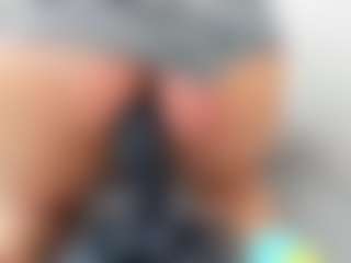 Live cam show with Aliicee-Green - Fingers on fapnchat