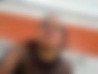 Live cam show with Aliicee-Green - Blonde Hair MILF on Sweet Sext