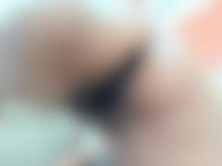 Aliicee-Green MILF webcam performer live streaming