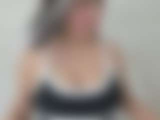 Live cam show with Aliicee-Green - Hairy Pussy MILF on CamClone