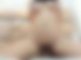 Live cam show with Aliicee-Green - Middle Aged on galaxygirlnitro.com