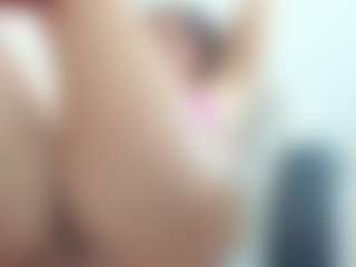 Live cam show with Aliicee-Green - Middle Aged on TottyGirls