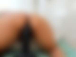 Live cam show with Aliicee-Green - Latina MILF on Lustler | colombia