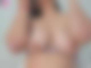 Live cam show with Aliicee-Green - Hairy Pussy on livesuperchat.net