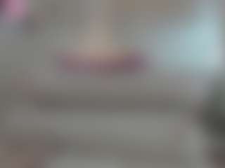 Aliicee-Green MILF webcam performer live streaming