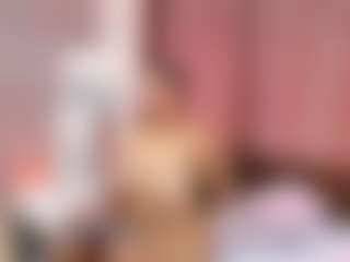 BLACK-ROSSE1's Live Sex Cam Show