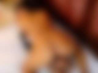 BLACK-ROSSE1's Live Sex Cam Show