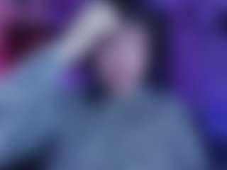 Live-Cam-Show mit KENZIESHARIK - Goth auf Camsoda