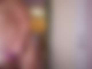 Live cam show with Piggy Rose - Squirt on livesuperchat.net