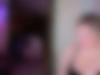 Piggy Rose MILF webcam performer live streaming