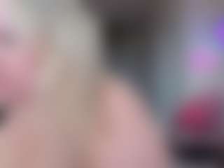 Live cam show with Piggy Rose - Lush Blonde Hair on Camming Site