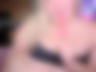 Live cam show with Piggy Rose - Tattoos Blonde Hair on Free Soda