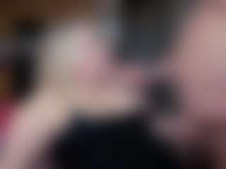 Live cam show with Piggy Rose - Squirt on Camsoda