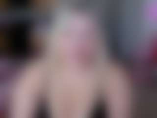 Piggy Rose MILF webcam performer live streaming