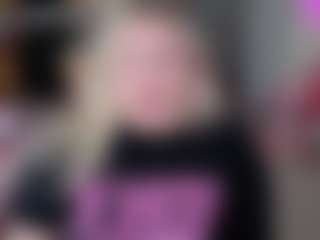 Live cam show with Piggy Rose - Ice on Milfs Live