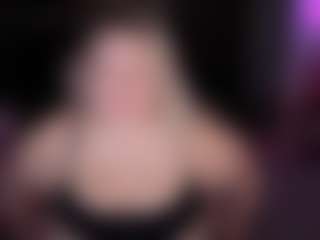 Live cam show with Piggy Rose - Bikini on Camsoda