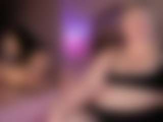 Live cam show with Piggy Rose - Squirt on CamClone