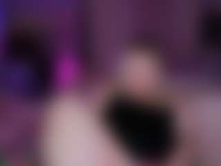 Live cam show with Piggy Rose - Shaved Pussy Curvy on nudelive.tv
