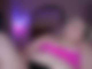 Piggy Rose 🐷🌹's Live Sex Cam Show
