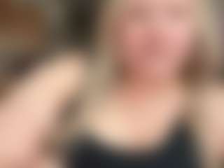 Piggy Rose 🐷🌹's Live Sex Cam Show