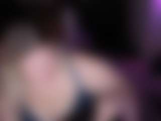 Piggy Rose 🐷🌹's Live Sex Cam Show