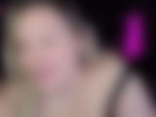 Piggy Rose 🐷🌹's Live Sex Cam Show