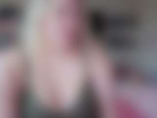 Piggy Rose 🐷🌹's Live Sex Cam Show