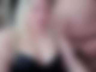 Piggy Rose 🐷🌹's Live Sex Cam Show