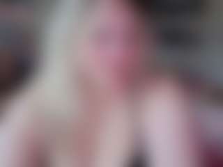 Piggy Rose 🐷🌹's Live Sex Cam Show
