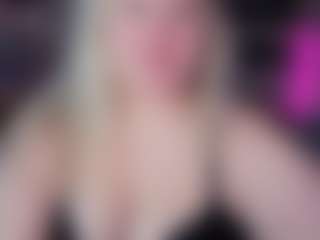 Piggy Rose 🐷🌹's Live Sex Cam Show