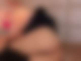 Aily Yozuko's Live Sex Cam Show
