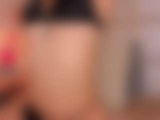 Aily Yozuko's Live Sex Cam Show