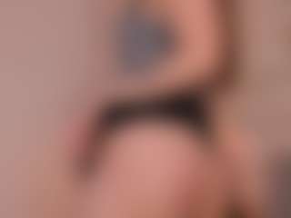 Aily Yozuko's Live Sex Cam Show