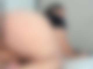 Live cam show with nahir-leon - Bedroom on Camsoda