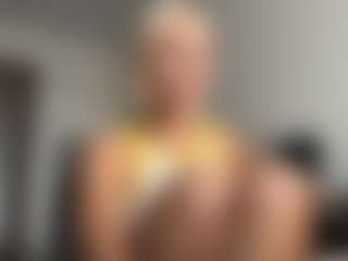 Live cam show with HotSweetbb - Foot Fetish on Fapmatic.com