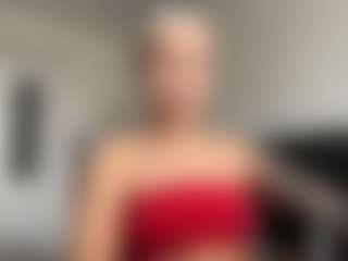 Live cam show with HotSweetbb - Muscle on milfzrlive.com