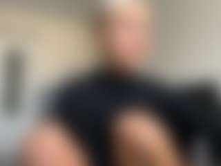 Live cam show with HotSweetbb - Green Eyes on Latina Girls