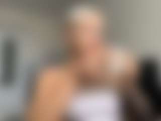 Live cam show with HotSweetbb - Athletic on Instabang