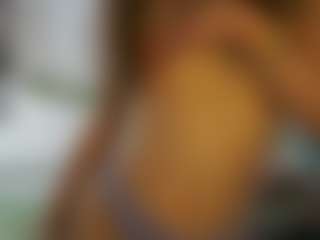 Live cam show with NatashaMiala - Small Ass on SpunkLive