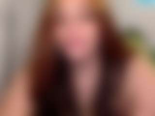 Live cam show with Sapphire Storm - Brown Eyes Curvy on Dolls Live