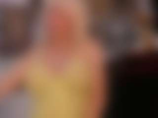Magdalenaaa MILF webcam performer live streaming